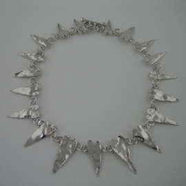 BC7 Silver link necklace with 19 melted hearts (42cm)