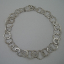 BC10 Flat hammered chain silver necklace (42cm)